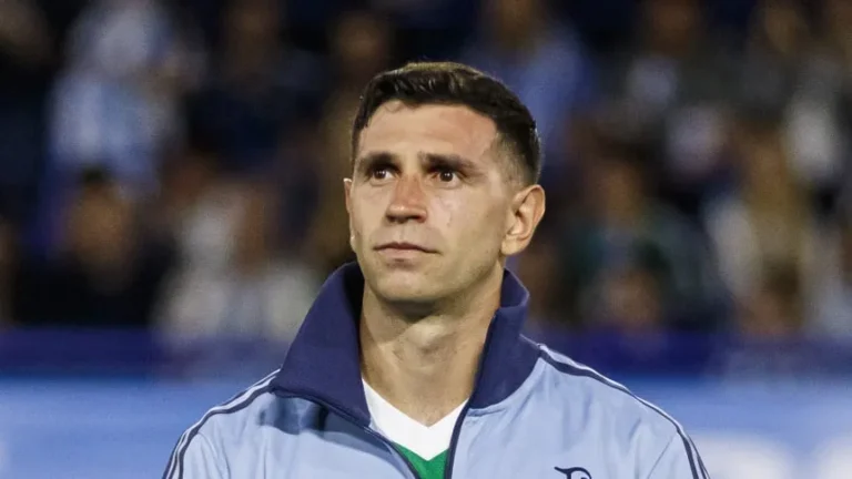 dibu-martinez-en-la-seleccion-argentina-2024_862x485