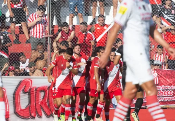 futbol-primera-nacional-san-martin-tucuma-deportivo-maipu-festejo-1